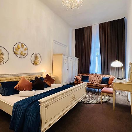 Csaky Palace Bratislava 1 Apartment Ngoại thất bức ảnh