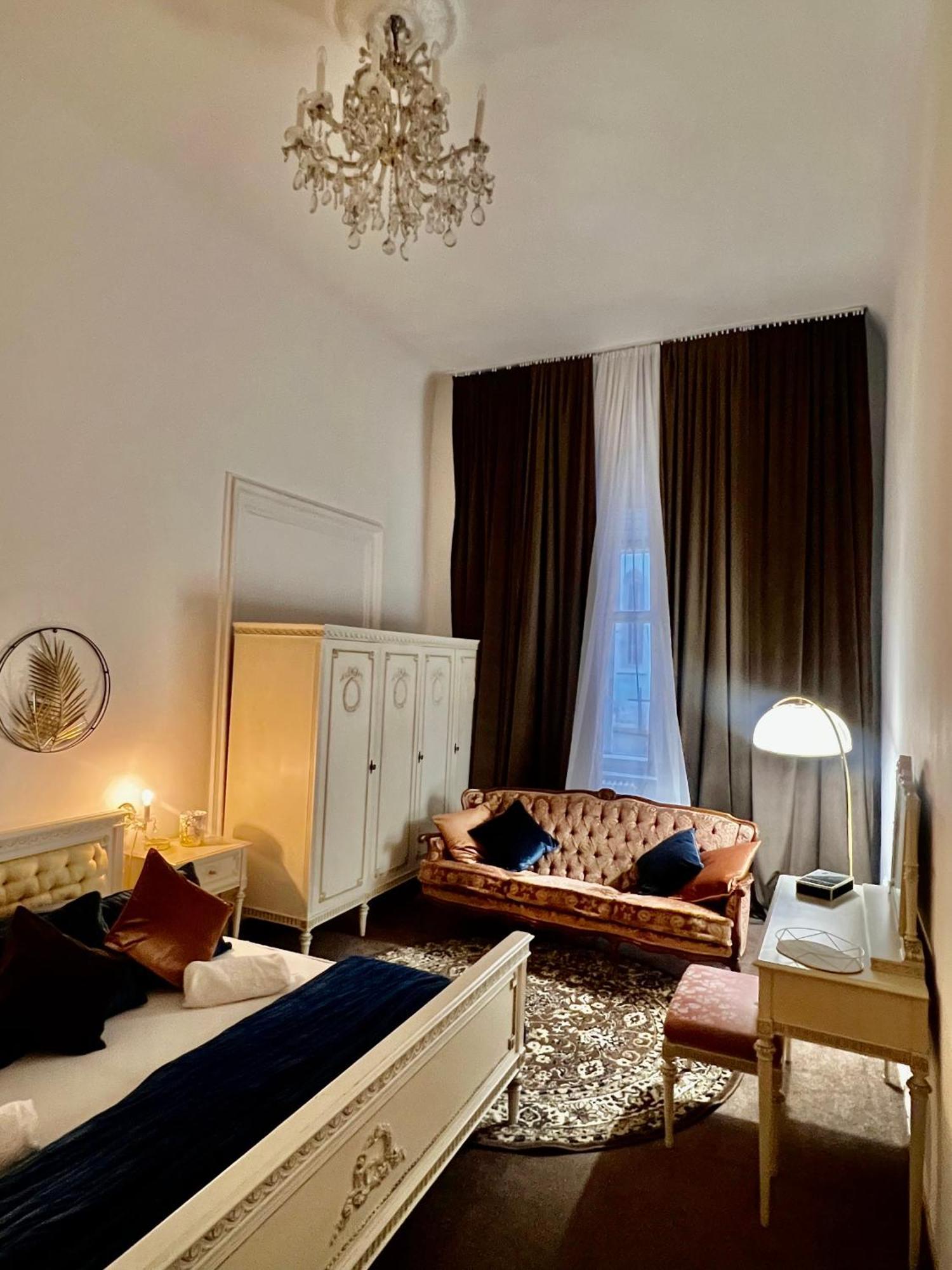 Csaky Palace Bratislava 1 Apartment Ngoại thất bức ảnh